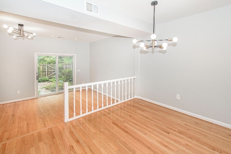 Building Photo - 118 Camelot Ct