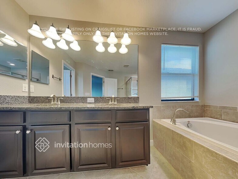 Building Photo - 28432 Pleasant Bay Lp