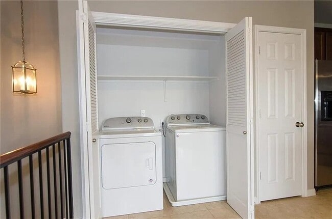 Building Photo - 3101 Davis Ln