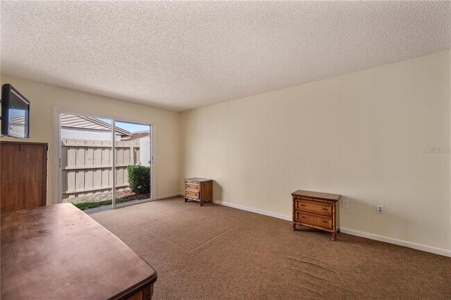 Building Photo - 4231 Oak Loop