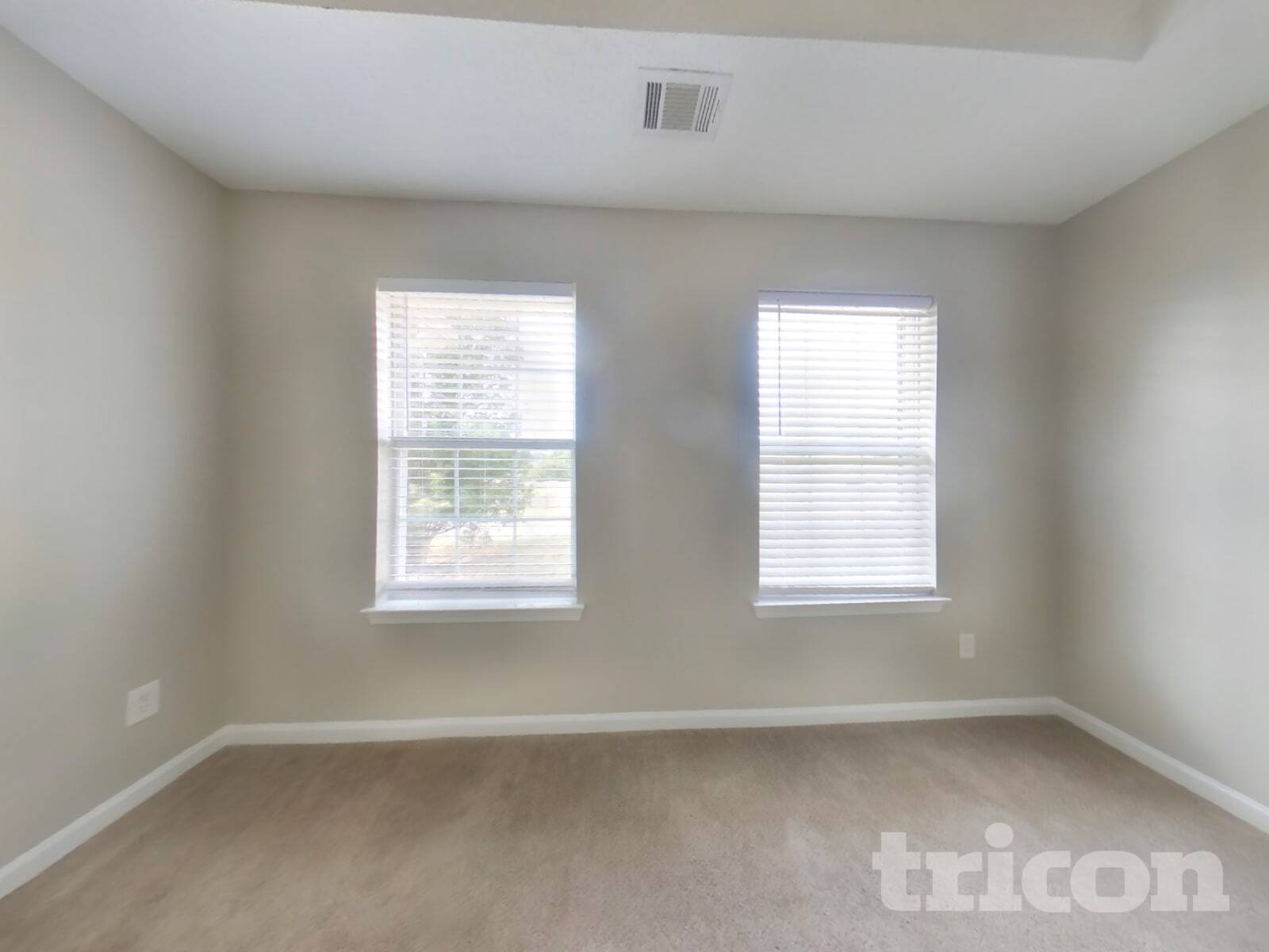 Building Photo - 232 Ermines Way
