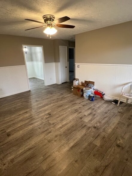 Building Photo - 2143 Wildwood Rd