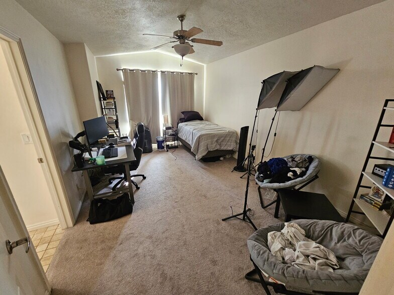 $675 Master Bedroom - 1372 Alpine Way