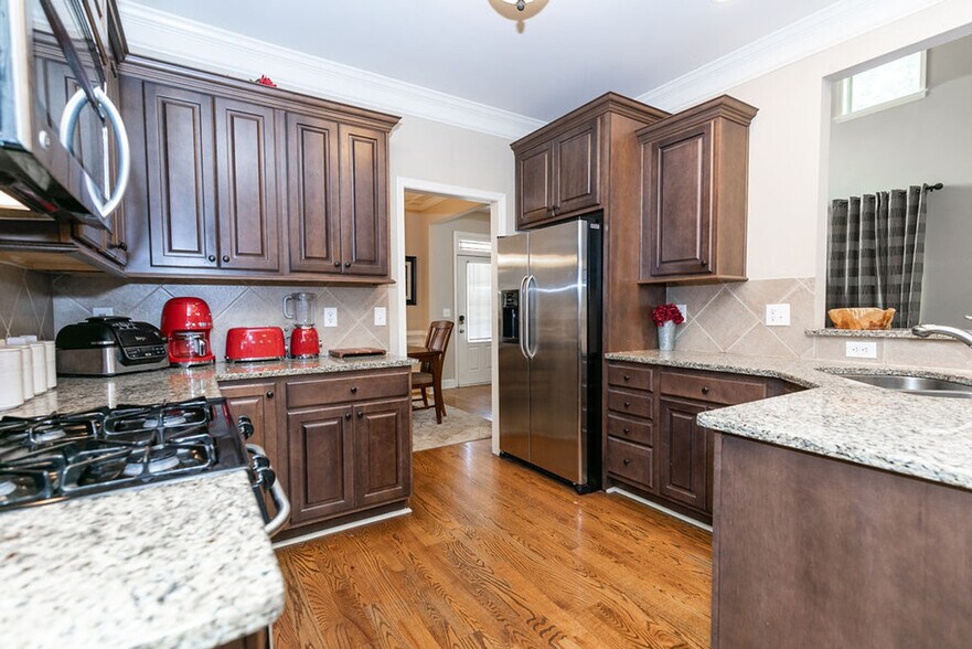 Building Photo - 6595 Bonanza Trail