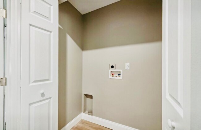 Building Photo - 3255 Josephine St