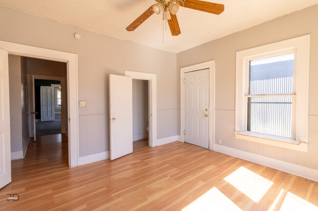 Building Photo - 2139 Ave F