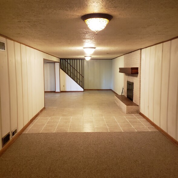 basement - 719 NW South Shore Dr