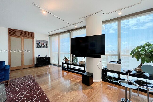 Building Photo - 101 20th St