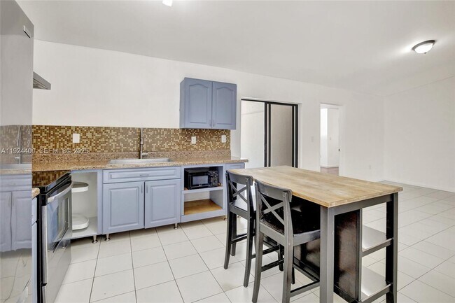 Building Photo - 9862 SW 145th Pl