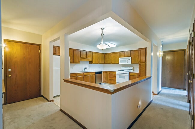 Building Photo - 6400 W Berteau Ave