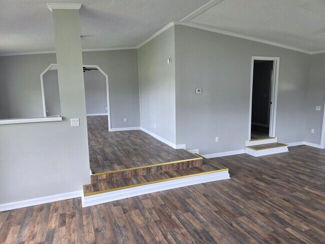Building Photo - 1527 Haymount Rd