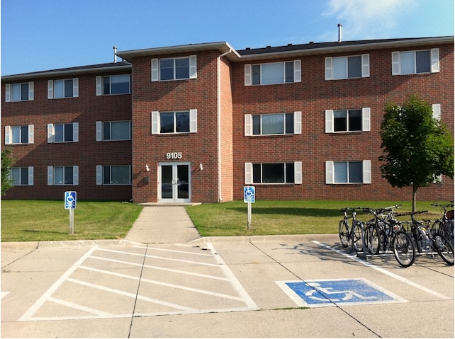 Building Photo - Campus Court Apartments