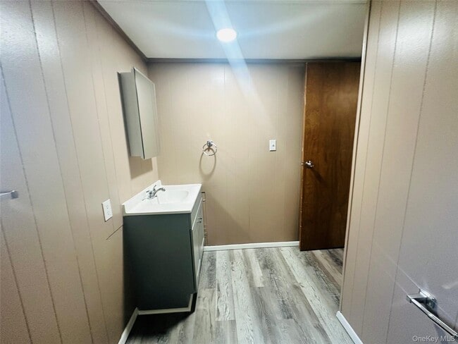 Building Photo - 3 Ford Ln