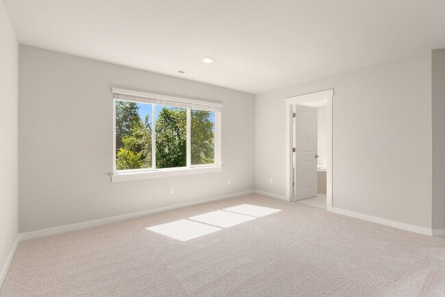 Building Photo - Beautiful Almost new home in Lake Stevens!