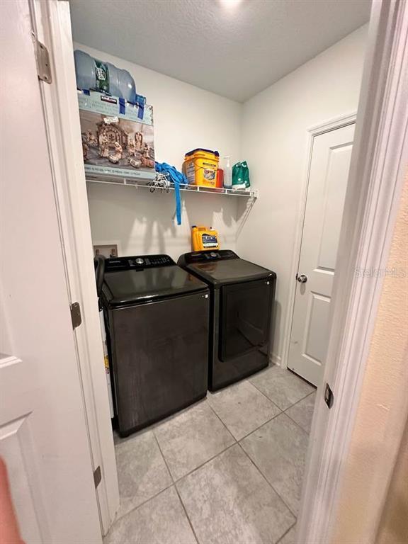 Building Photo - 684 Sand Pne Ln