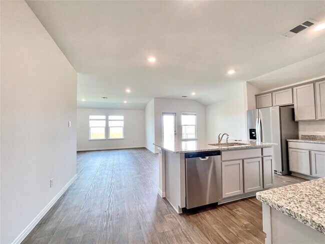 Building Photo - 590 Gladiola Lp