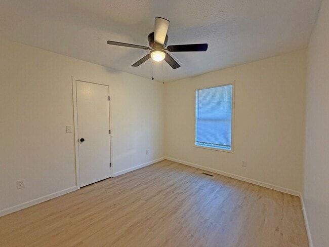 Building Photo - 4835/4837 S Glenn Duplex