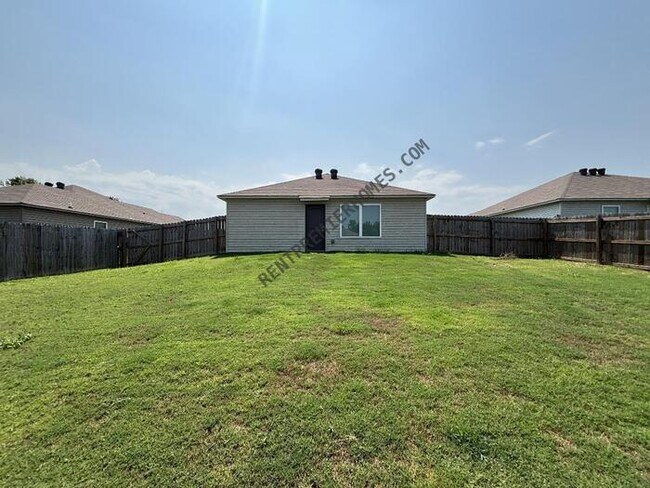 Building Photo - 70 Kinley Brk Ln
