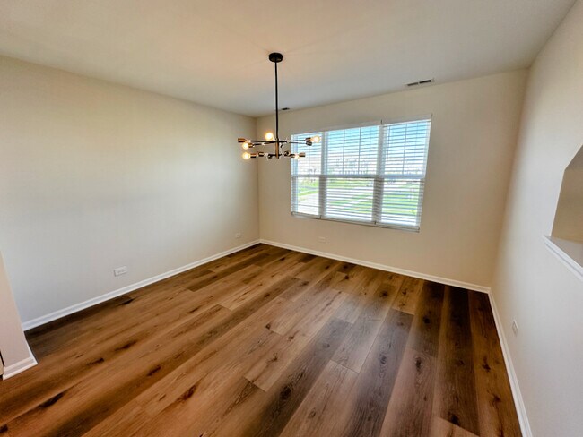 Building Photo - 208 Goldenrod Dr