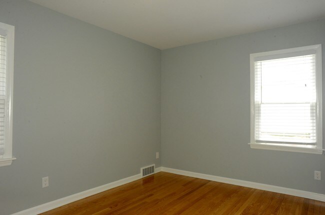 Building Photo - 1030 Veto St NW