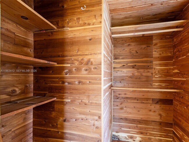 Building Photo - 630 SW 25th Rd