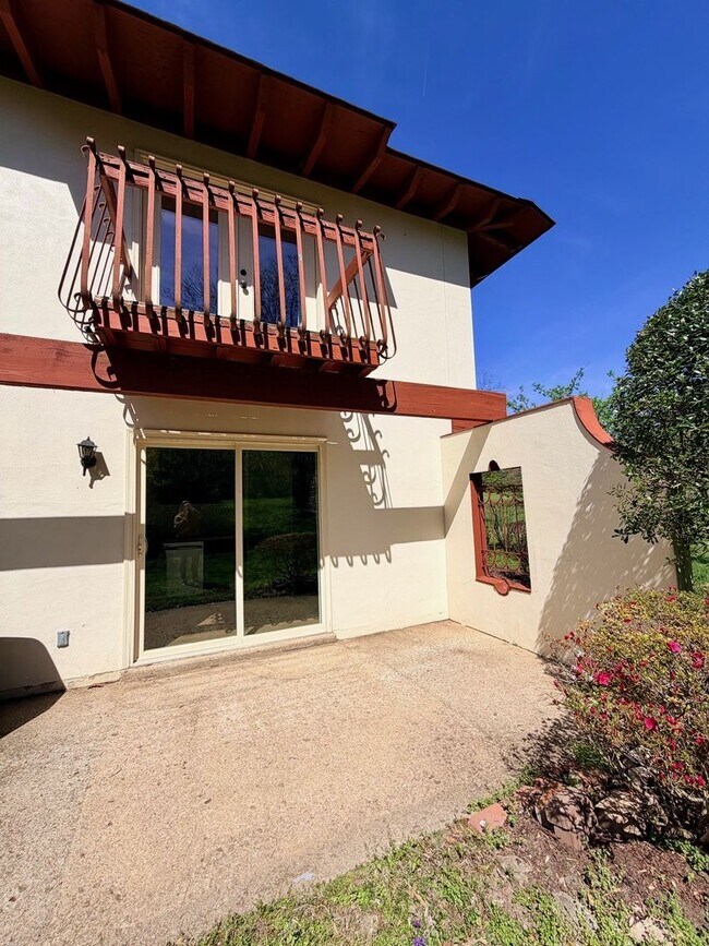 Building Photo - Charming West Nashville Condo with Designer Kitchen & Private Patio Access