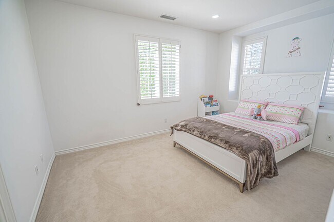 Building Photo - 4 Bedroom Home for Rent in The Woodlands!