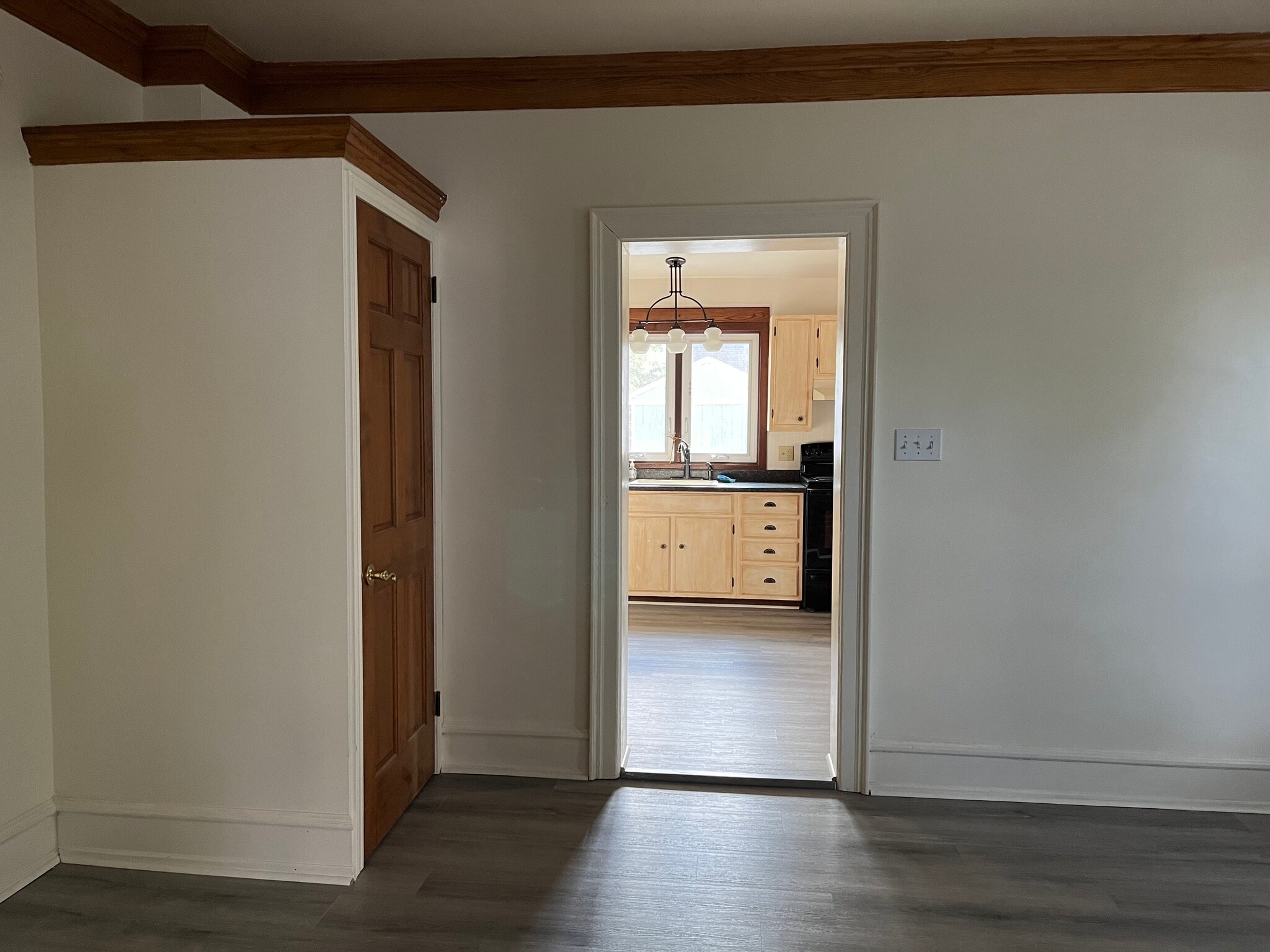 Dinning Room - 122 E 4th St