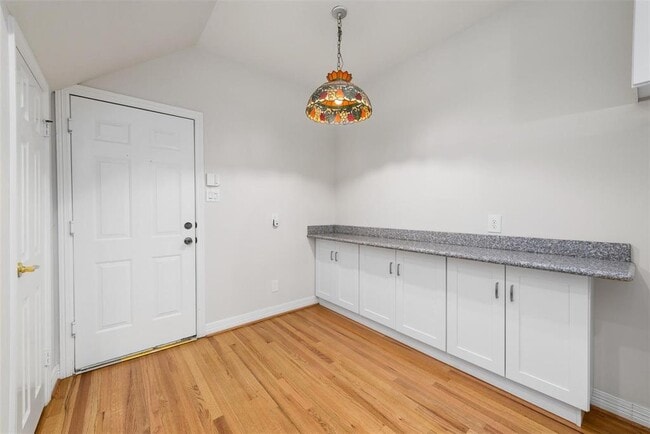 Building Photo - 6714 Montclair Dr