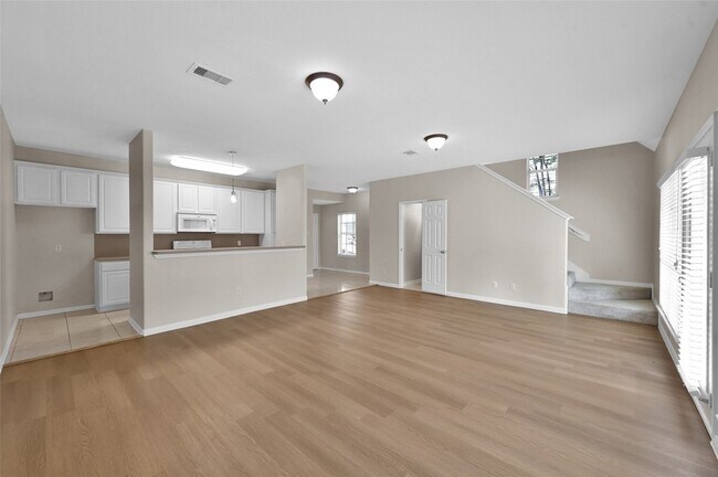 Building Photo - 180 Binnacle Ct