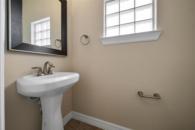 Building Photo - 10602 Shadow Elm Ct