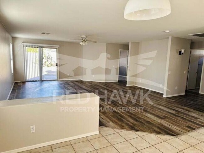 Building Photo - 1798 E Carla Vista Dr