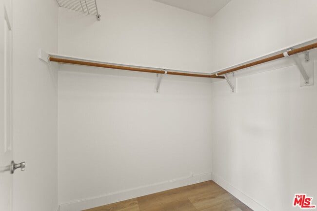 Building Photo - 12375 Osborne Pl