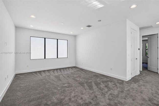 Building Photo - 8215 Crystal Downs Ave