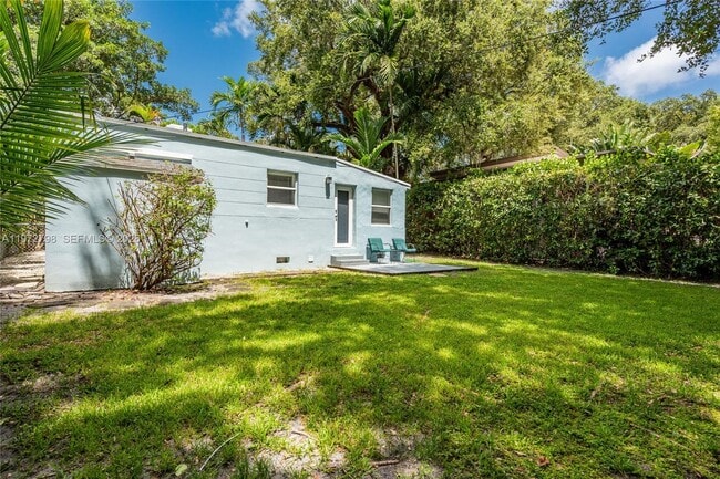 Building Photo - 330 NE 86th St