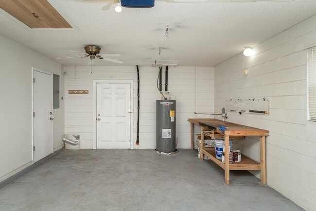Building Photo - 1040 Dorado Dr