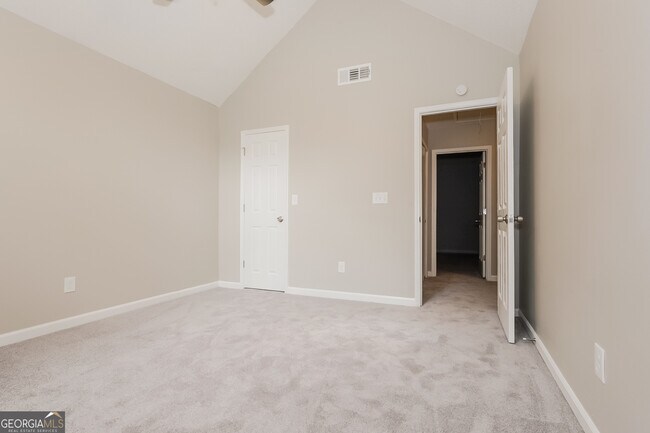 Building Photo - 998 Autumn Crest Ct