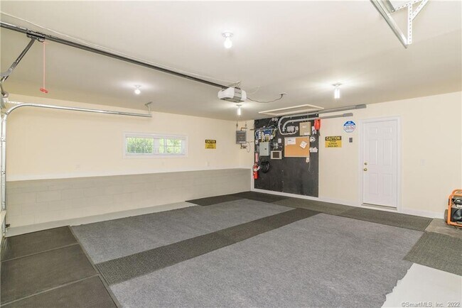 Building Photo - 5 Mendes Rd