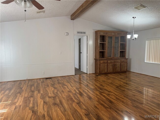 Building Photo - 615 Mead Ln