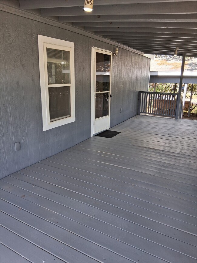 Building Photo - 11797 White Cedar St