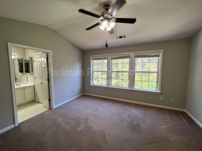 Building Photo - 1030 Kilmington Ct