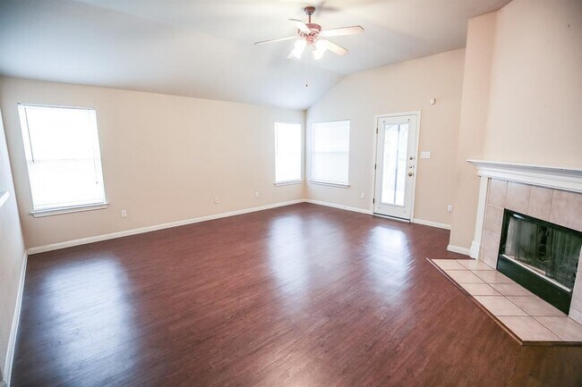 Building Photo - 111 Carriage Way