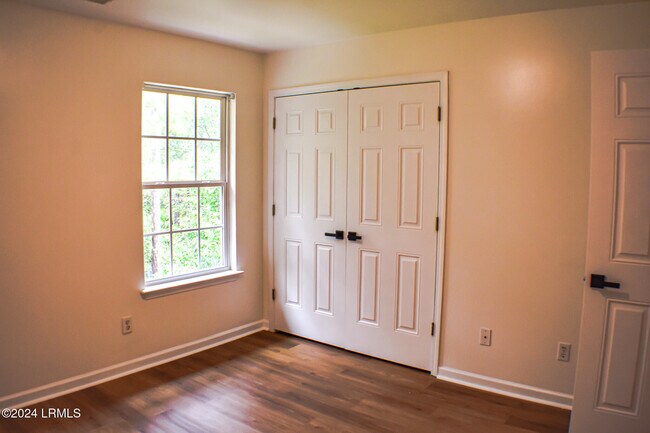 Building Photo - 43 Blue Haw Ct