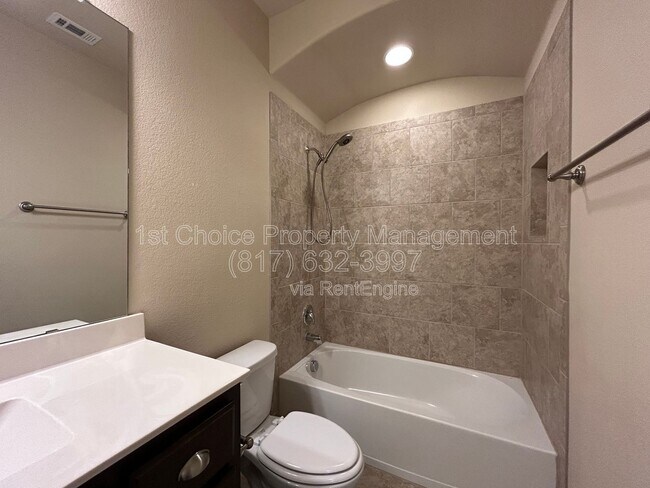 Building Photo - 15736 Barton Ridge Dr