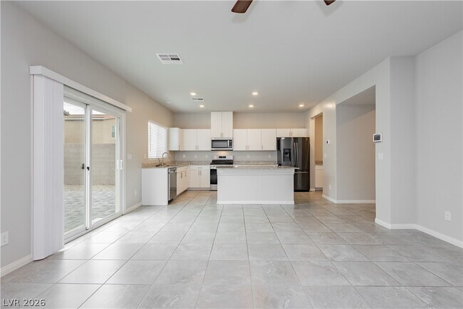 Building Photo - 5340 Maroon Guava St
