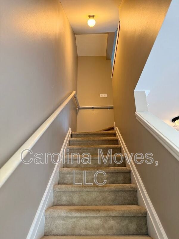 Building Photo - 626 Montreux Dr