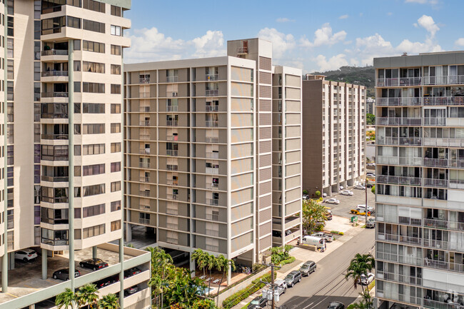 Building Photo - Alexander Towers