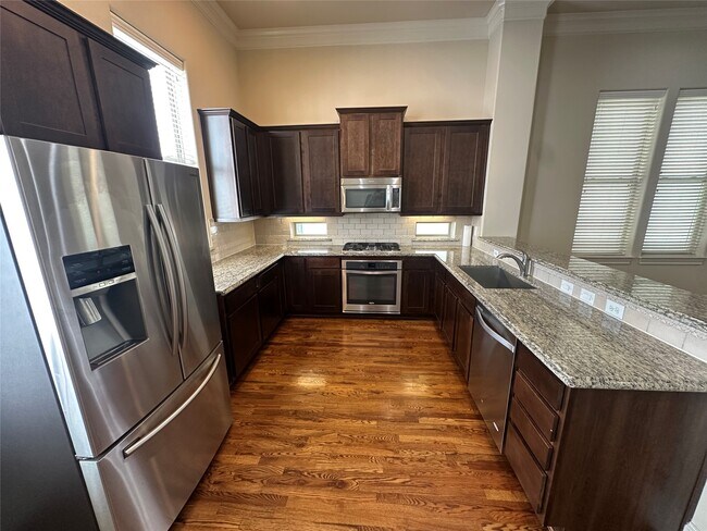 Building Photo - 2021 Fannin Station