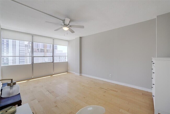 Building Photo - 1800 Lavaca St