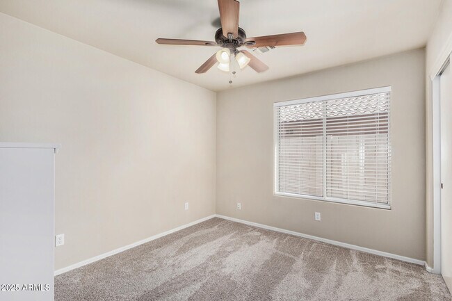 Building Photo - 2283 E Torrey Pines Pl